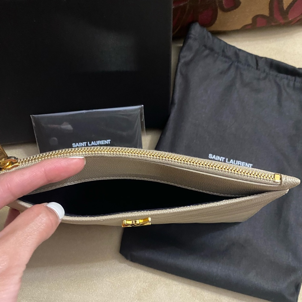 !!!SOLD!!! Brand New YSL Bill wallet - Picture 5 of 5